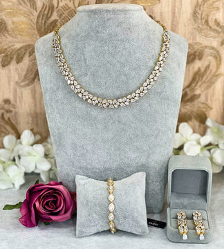 Natalie Necklace And Earrings Set Gold image 0