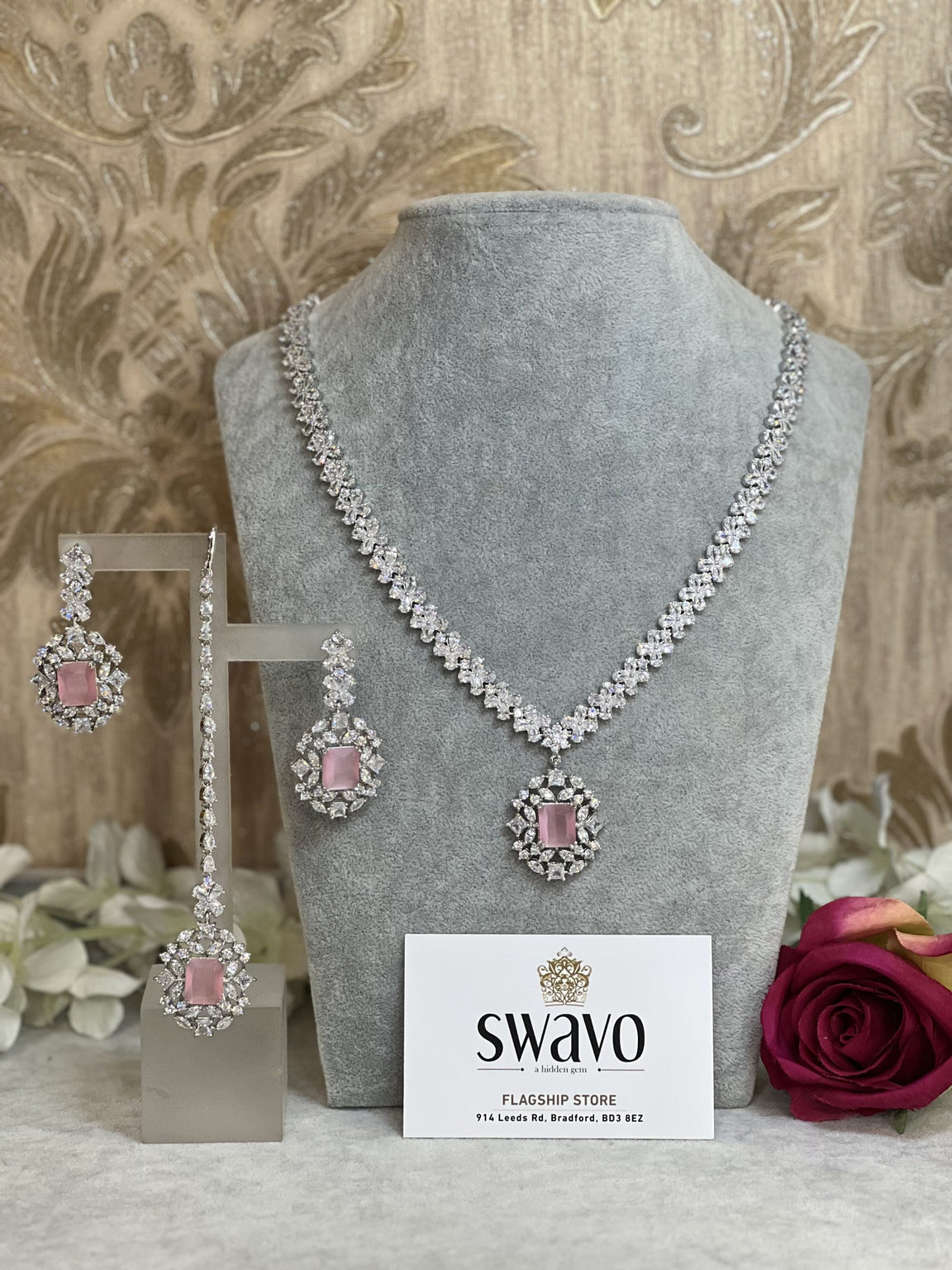 Amore Allechant Necklace Set image 1