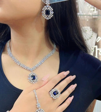 Amore Allechant Necklace Set image 6