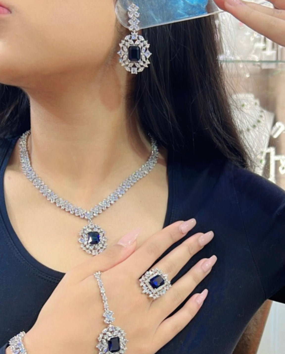 Amore Allechant Necklace Set image 6