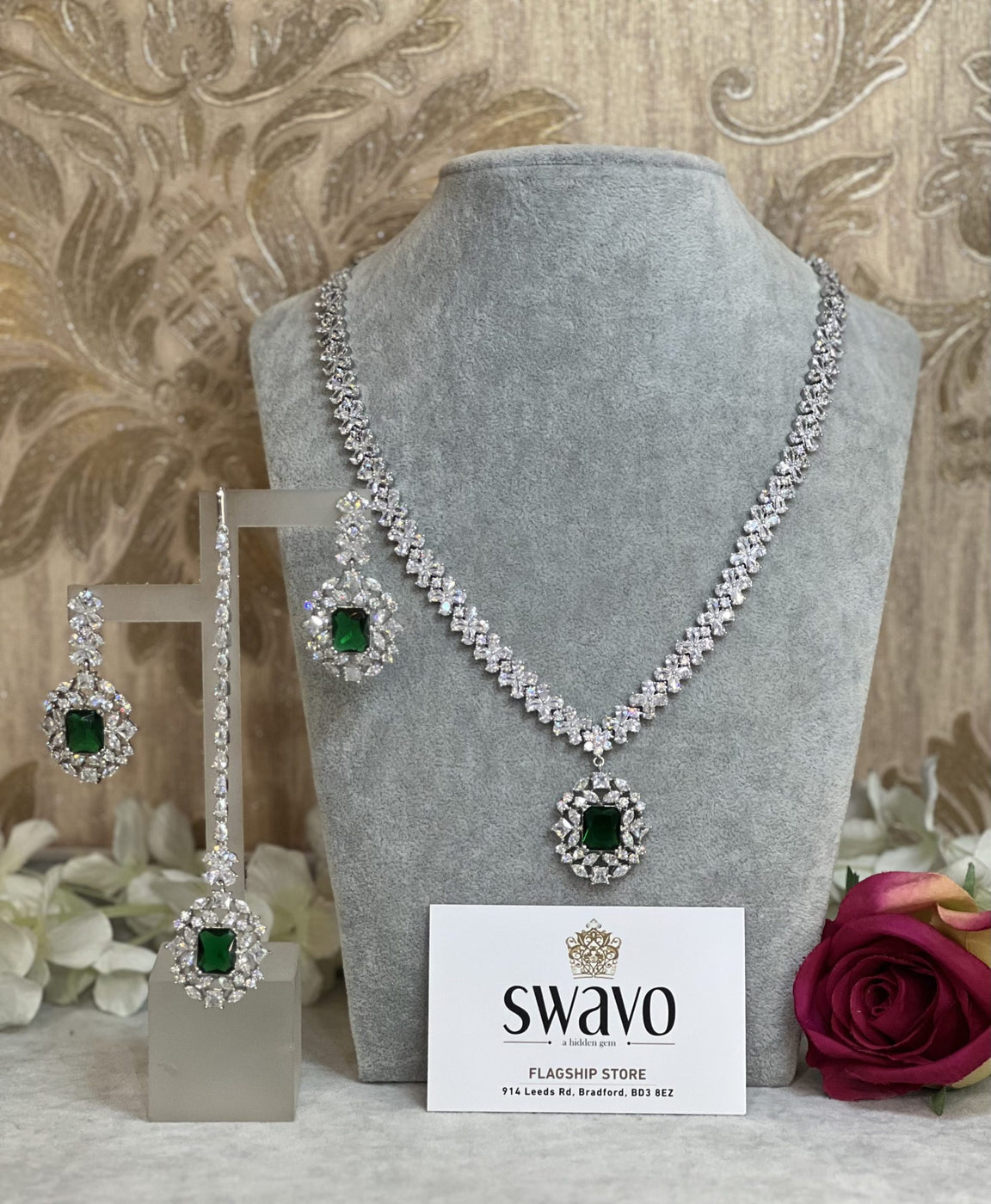 Amore Allechant Necklace Set image 2