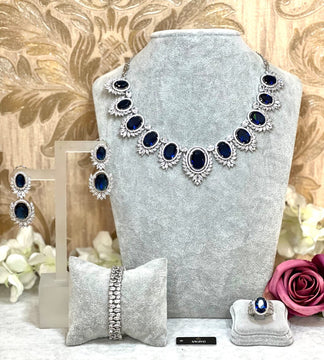 Amore Cabochon Necklace Set image 1