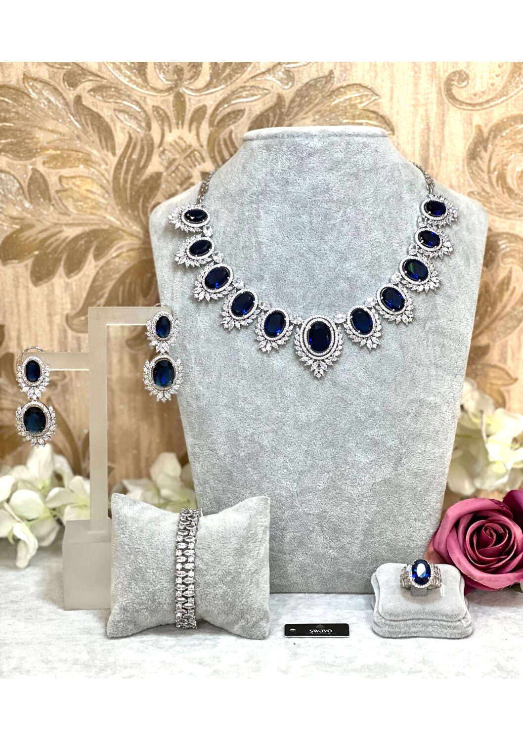 Amore Cabochon Necklace Set image 1