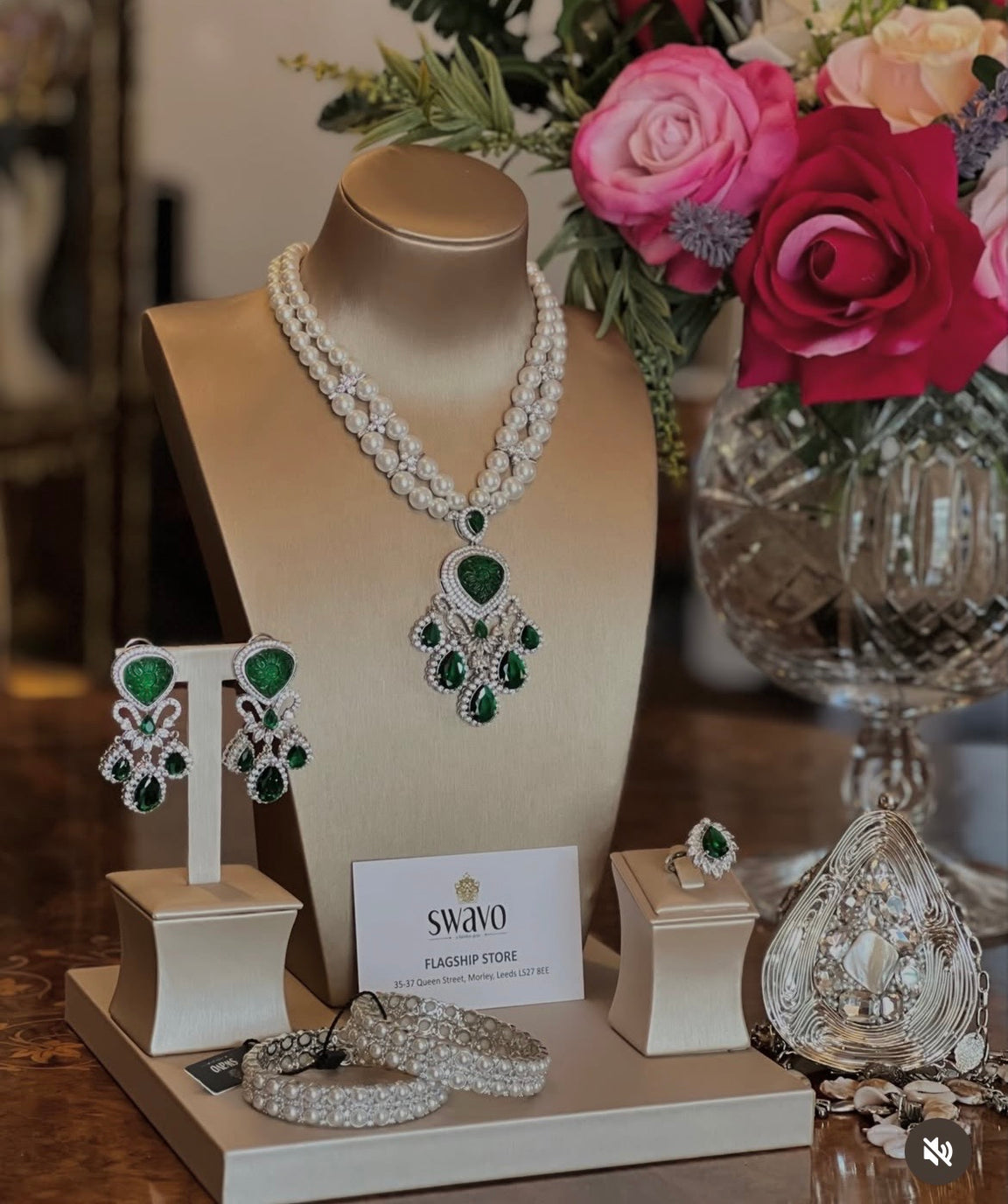 Carved Emerald & Pearl Set