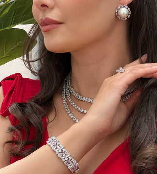 Marylin Pearl & Crystal Studs