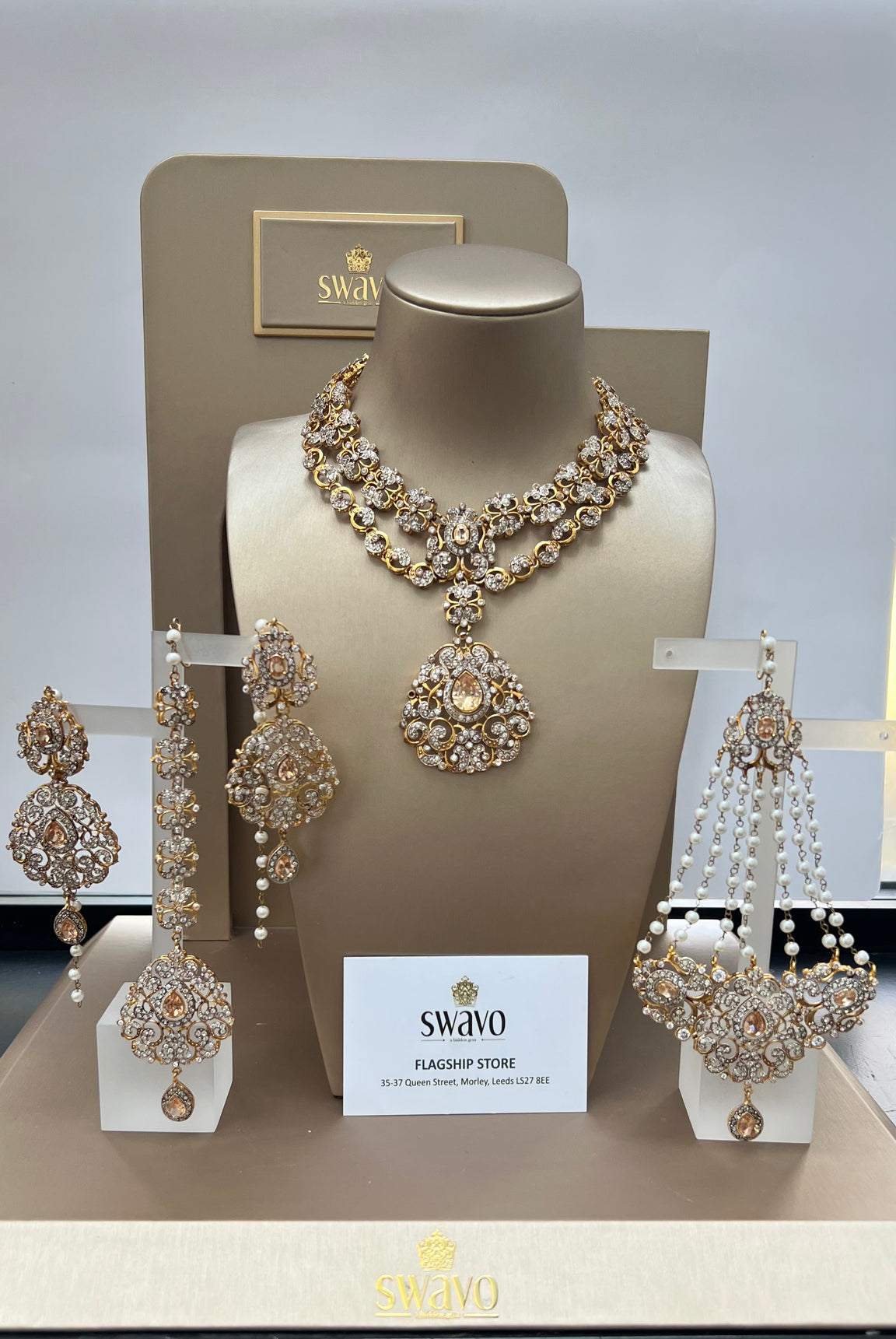 NOORI Topaz Set