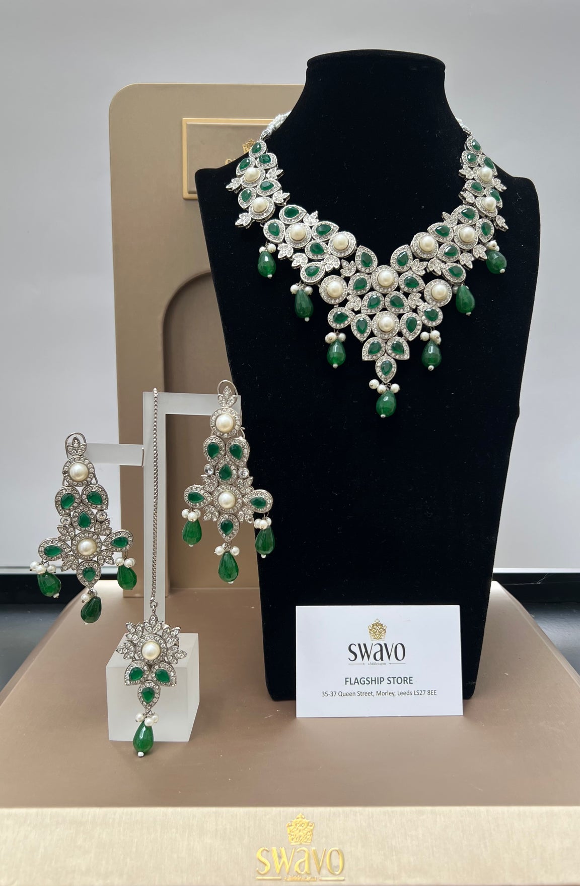 VEERA Emerald Silver Set