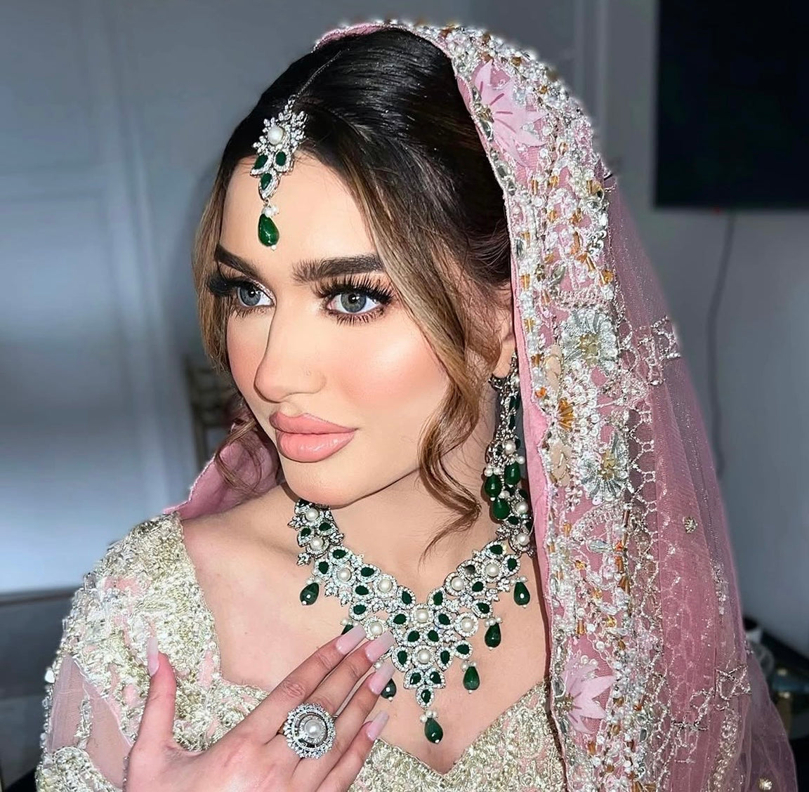 VEERA Emerald Silver Set