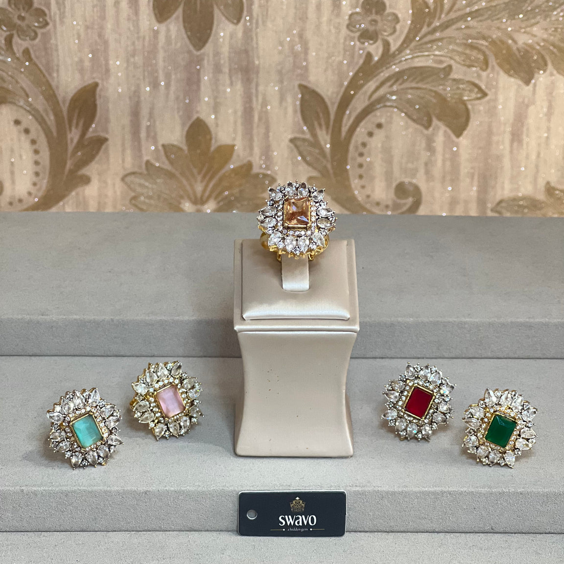 Kate Demure Ring Gold With Clear Stones