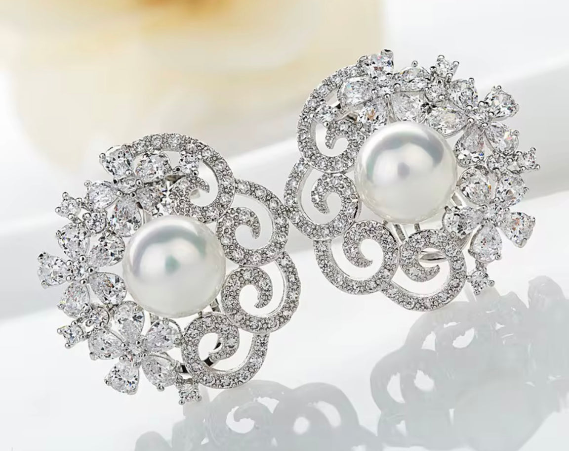 Lucy Pearl & Crystal Studs
