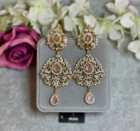NOORIE Drop Earrings