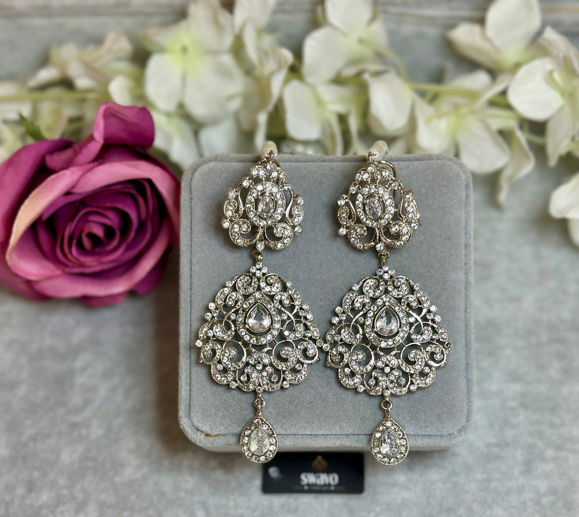 NOORIE Drop Earrings