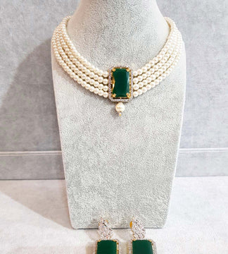 Pearl Choker Style image 0