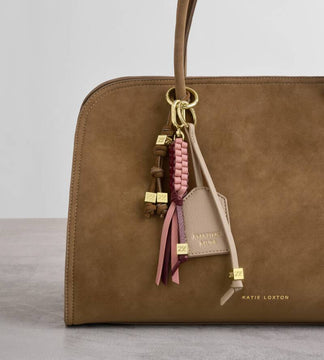 Katie Loxton Sentiment Keyring in Amazing Mum Light Taupe