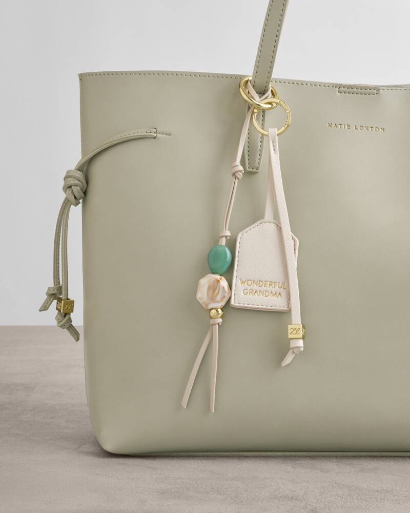 Katie Loxton Sentiment Keyring in Wonderful Grandma Off White
